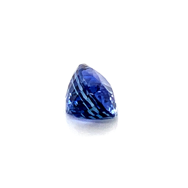 Blue sapphire - 5.55 carats Origin: Sri Lanka (Ceylon)