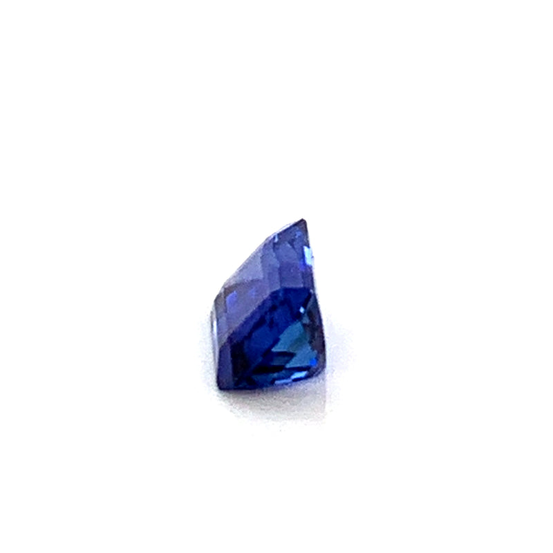 Royal Blue Sapphire - 3.01 carats Origin: Sri Lanka (Ceylon)