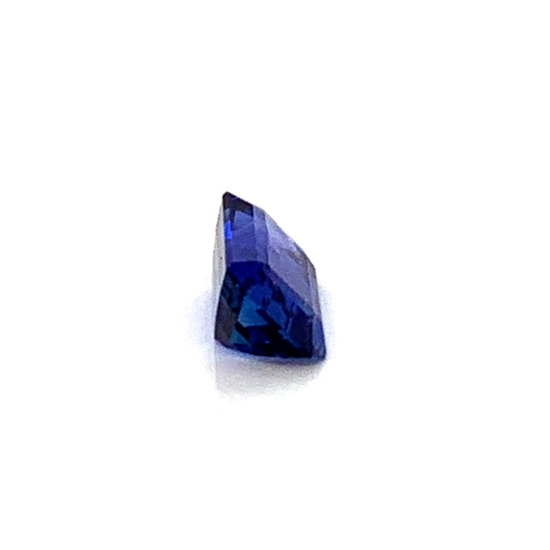 Royal Blue Sapphire - 3.01 carats Origin: Sri Lanka (Ceylon)