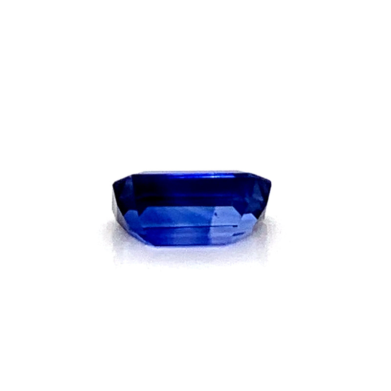 Royal Blue Sapphire - 3.01 carats Origin: Sri Lanka (Ceylon)